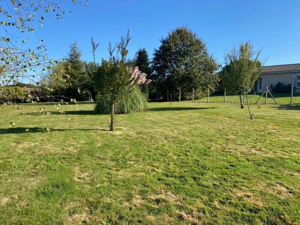 VENTE : maison 1 pièce (85 m²) au Pout Proche de Bor....