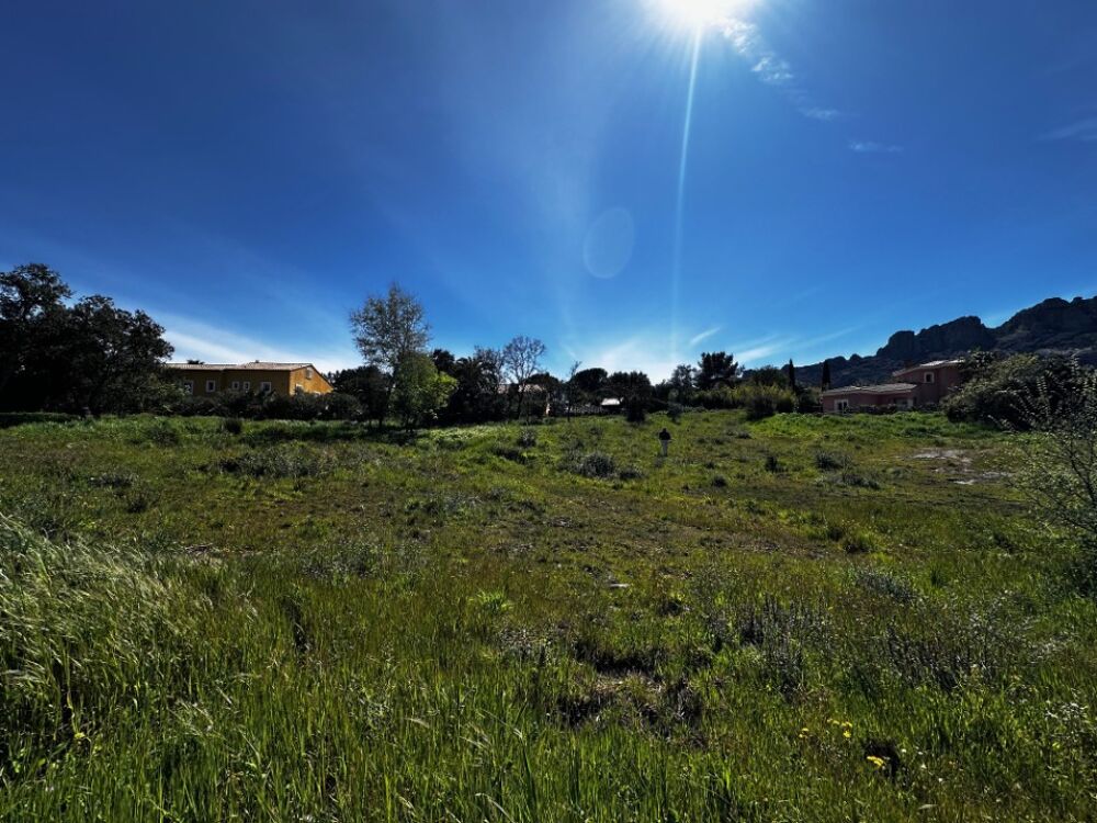 vente Terrain - 654 m² Roquebrune-sur-Argens (83520)