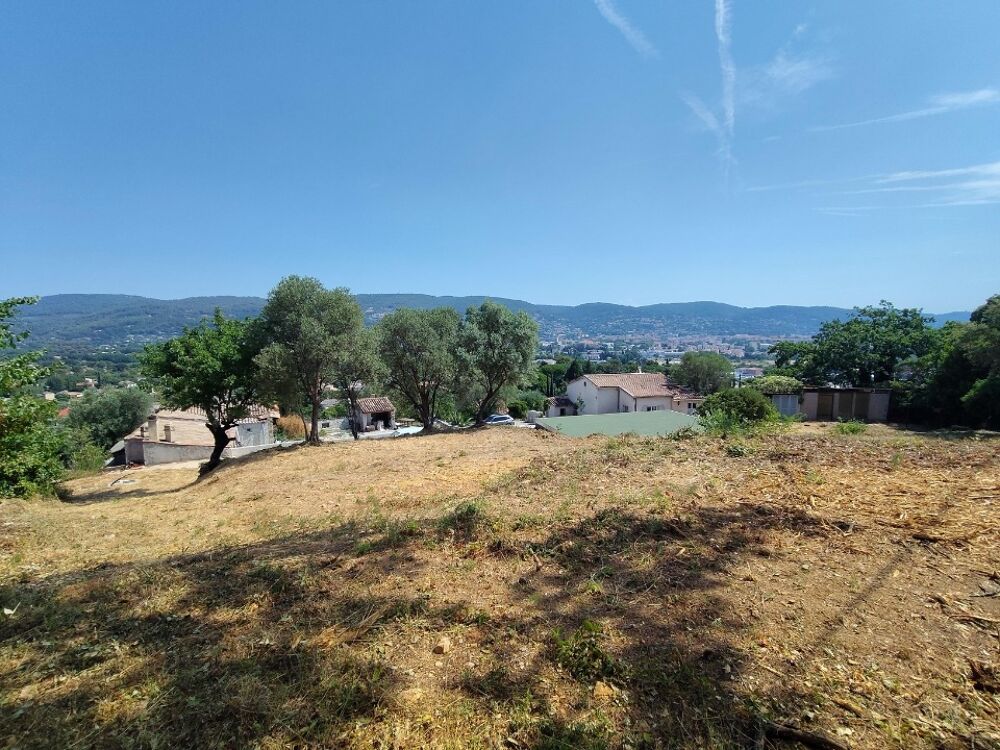 Les Maisons de Manon de Callian vous propose sur ce terr....