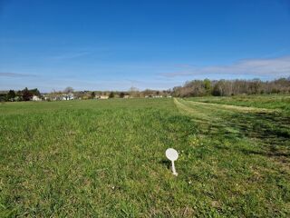  Terrain 530 m� Avy