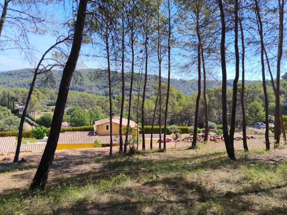 vente Terrain - 2030 m² Taradeau (83460)