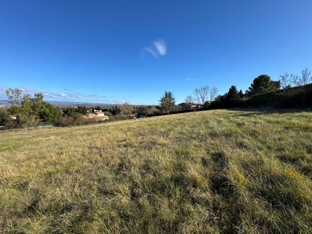 Conçu pour vous, ce pavillon saura s'adapter au dénivelé....