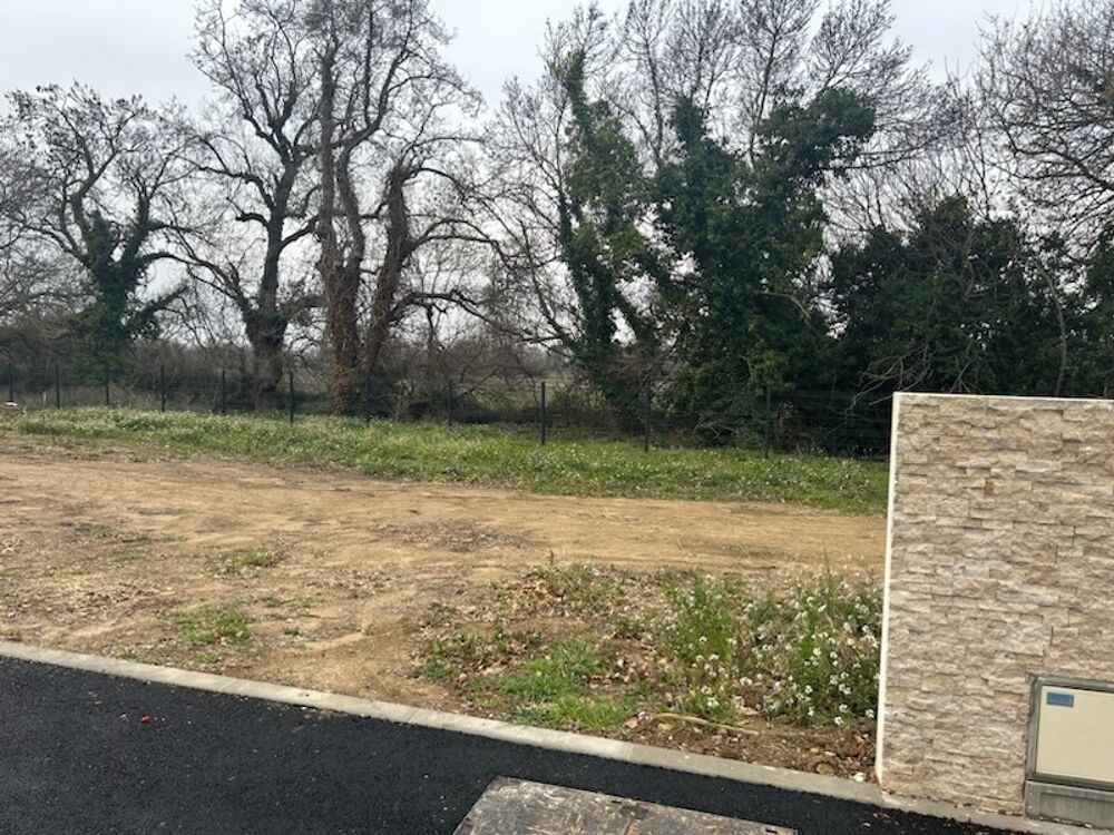 Villa de 78 m² implantée ici sur une parcelle de 355 m² ....