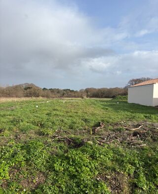  Terrain 324 m� La plaine-sur-mer