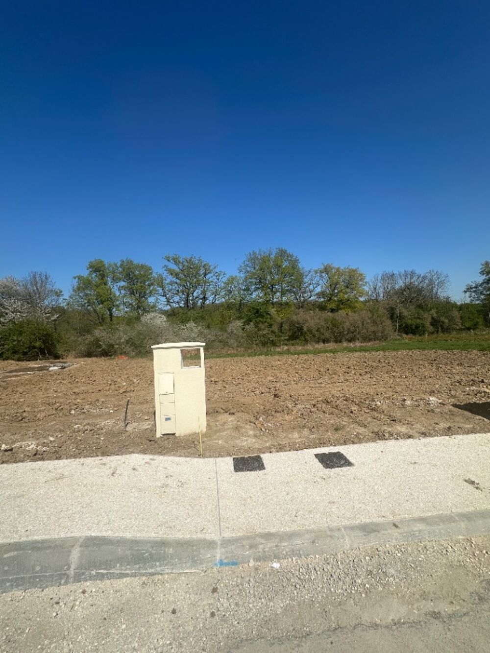 MAISON À CONSTRUIRE DE 89 M² + garage soit 105 m² utiles....