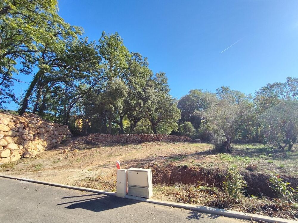 vente Terrain - 725 m² Lorgues (83510)