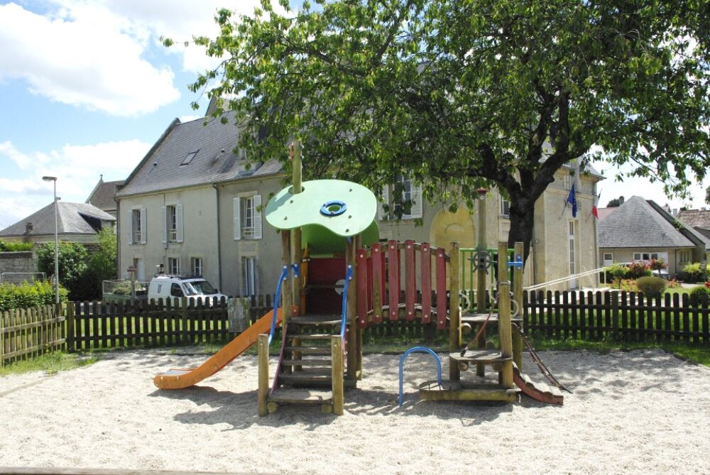 VENTE : maison de 6 pièces (100 m²) à Saint-Sylvain ....