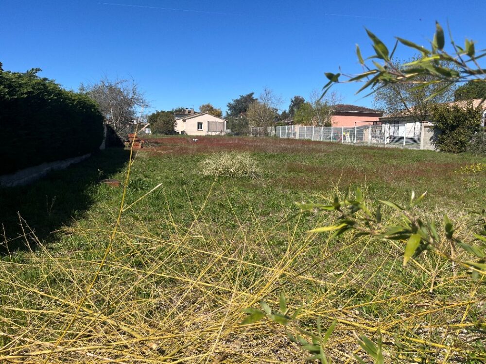 Conçue autour d'un volume à étage, cette belle maison fa....