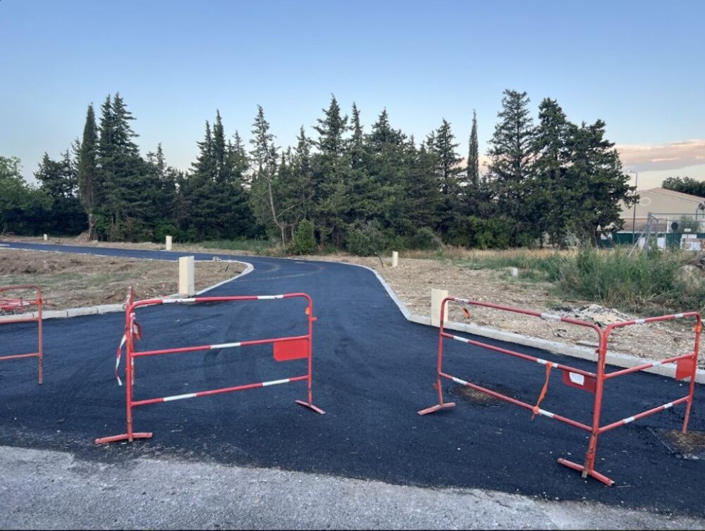vente Terrain - 802 m² Grillon (84600)