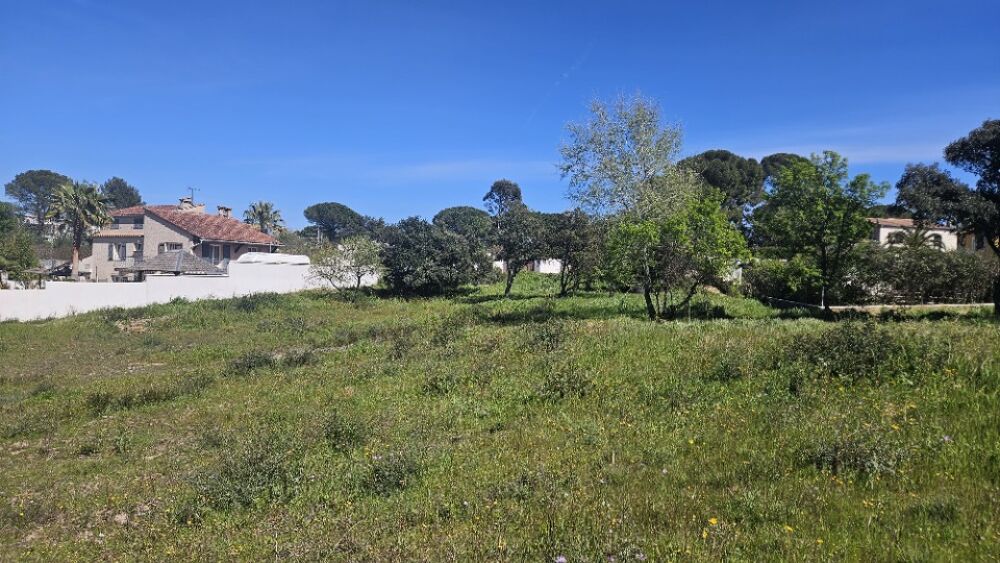 vente Terrain - 662 m² Roquebrune-sur-Argens (83520)