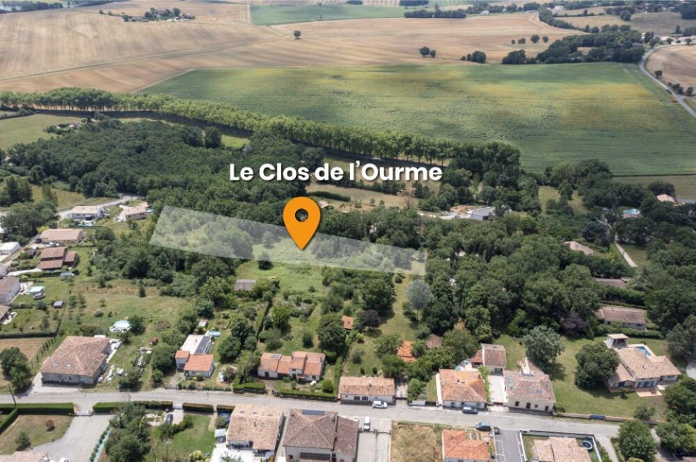 Conçue autour d'un volume à étage, cette belle maison fa....