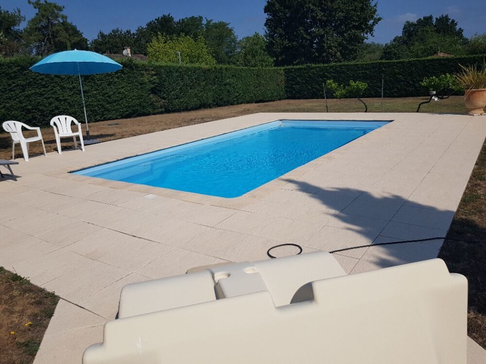 Maison neuve à Blanquefort Situé dans un quartier réside....