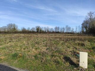 Terrain 581 m� Genneville