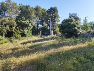  Terrain à vendre 677 m²
