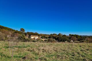  Terrain 620 m� Lorgues