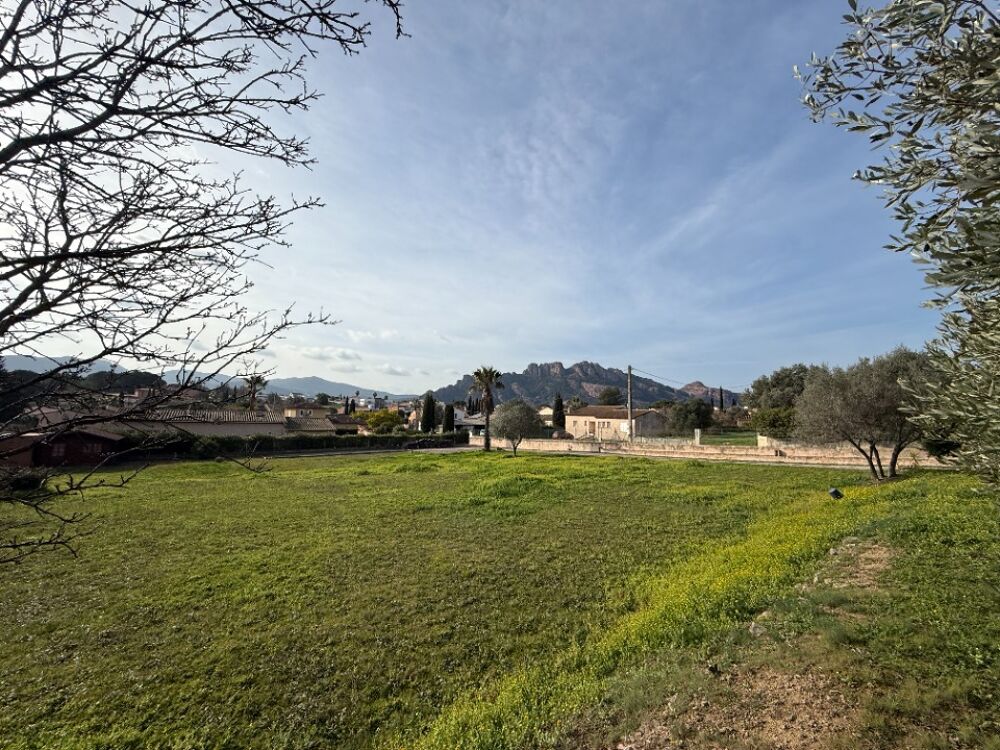 vente Terrain - 692 m² Roquebrune-sur-Argens (83520)