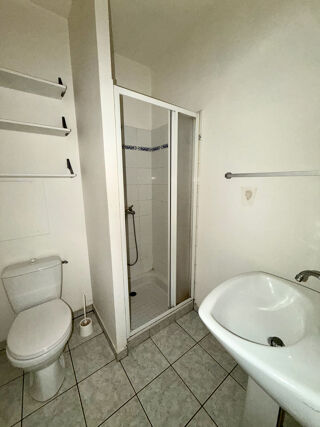 Appartement à louer 2 pièces 42 m²