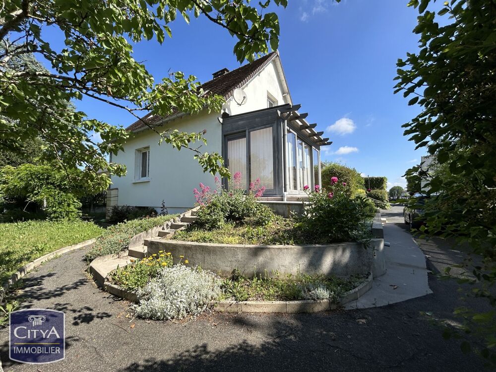 Maison 9 pièces 173 m² · à La Chaussée-Saint-Victor · 173 m² · 299 000 €