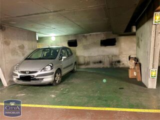  Parking / Garage à vendre 