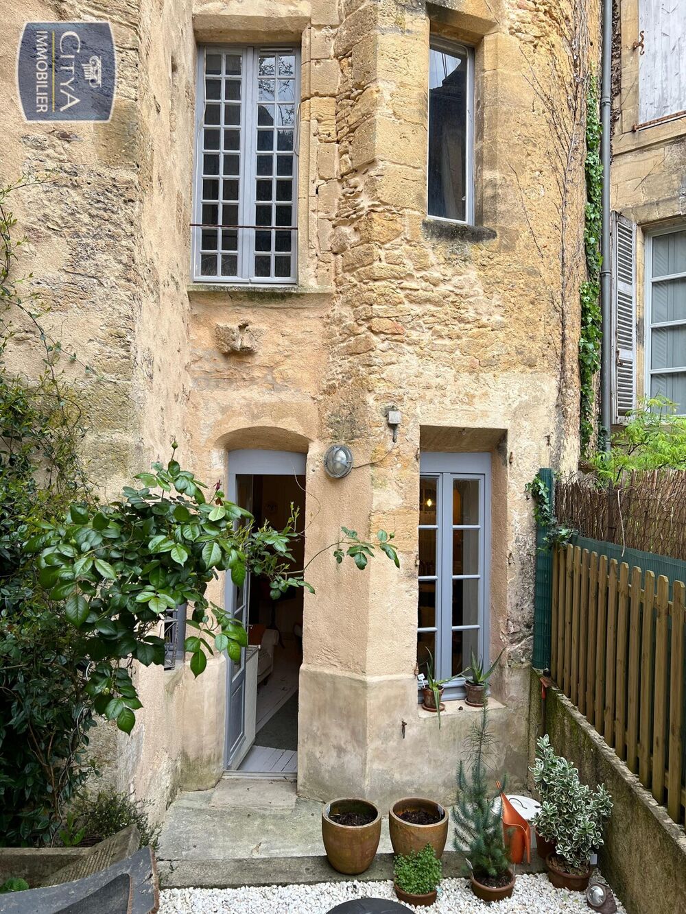 Appartement 2 pièces 49 m² · à Sarlat-la-Canéda · 49 m² · 171 000 €