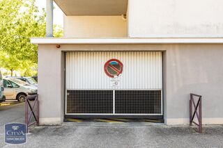  Parking / Garage à vendre 