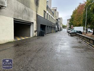  Parking / Garage à vendre 117 m²