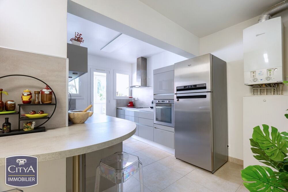 Appartement 4 pièces 91 m² · à Istres · 91 m² · 235 000 €