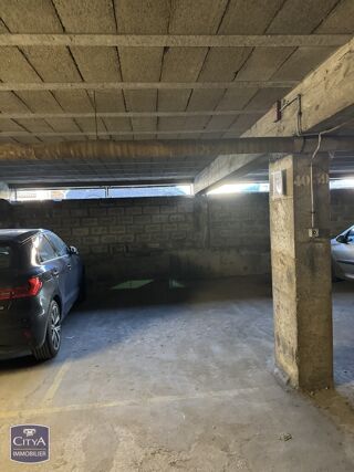  Parking / Garage à vendre 