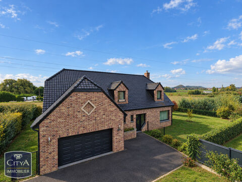   maison Maison - 7 pièce(s) - 173 m²