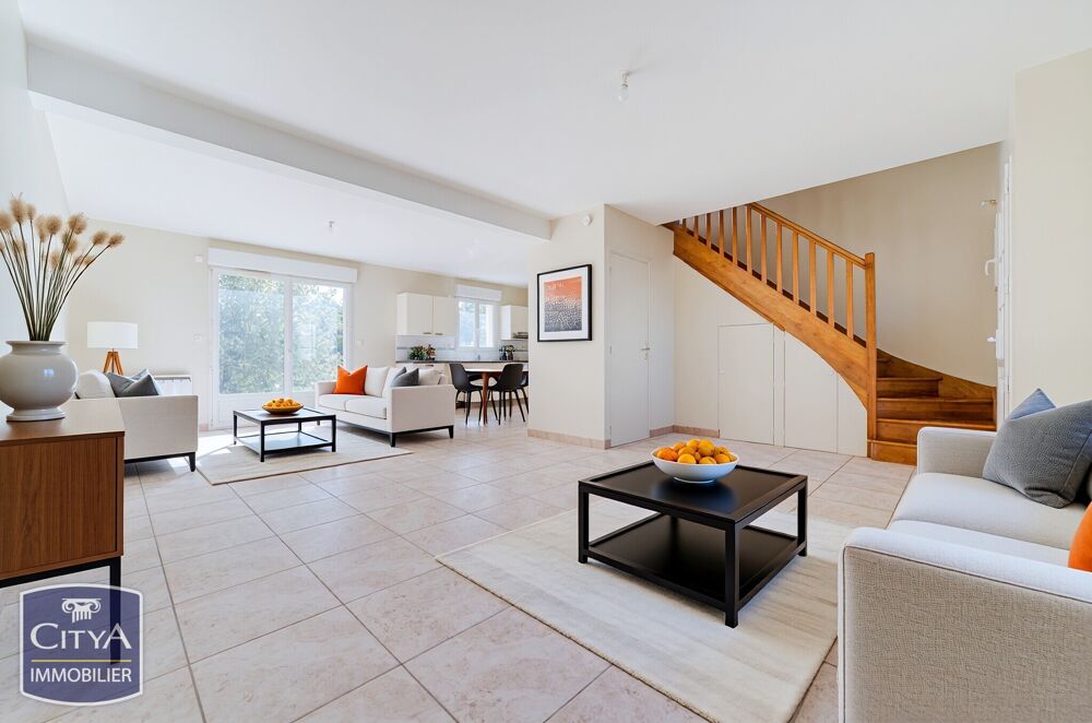 Maison 5 pièces 102 m² · à Saint-Pierre-des-Corps · 102 m² · 266 000 €