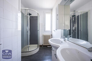  Appartement à vendre 8 pièces 148 m²