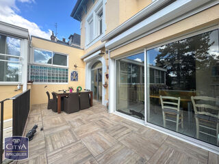  Maison � vendre 8 pi�ces 230 m�