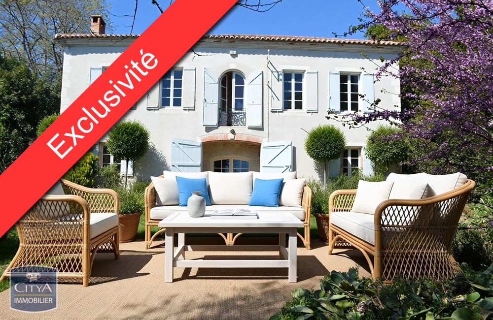 Maison 8 pièces 300 m² · à Layrac · 300 m² · 410 000 €