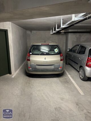  Parking / Garage à vendre 
