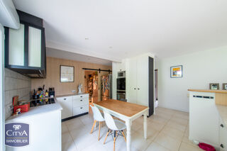  Maison � vendre 8 pi�ces 332 m�