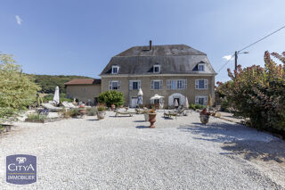  Maison à vendre 10 pièces 378 m²