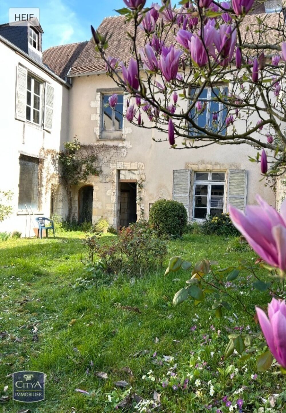Maison 15 pièces 395 m² · à Bourges · 395 m² · 548 000 €