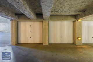  Parking / Garage à vendre 