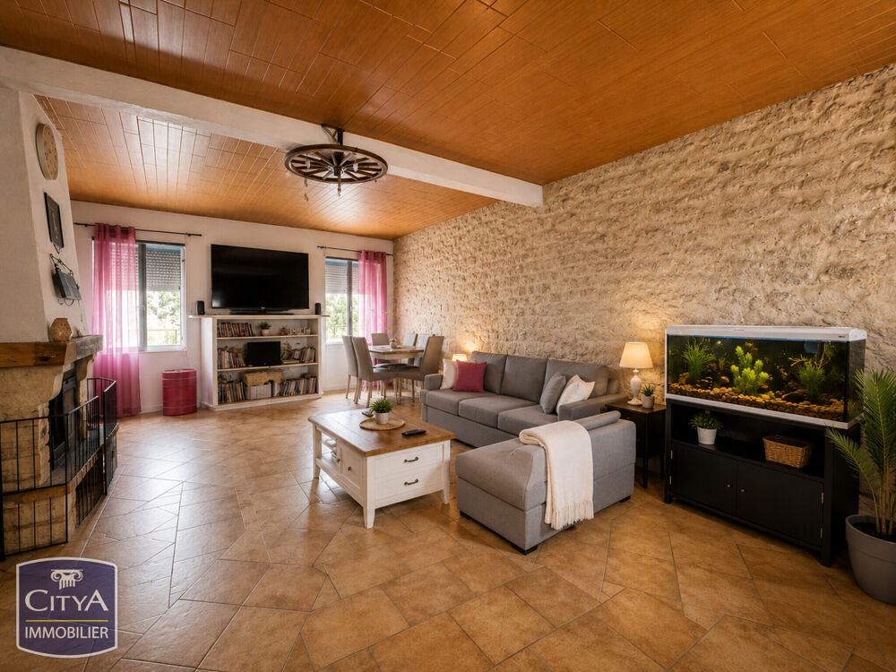 Maison 5 pièces 172 m² · à Saint-Vivien · 172 m² · 215 000 €