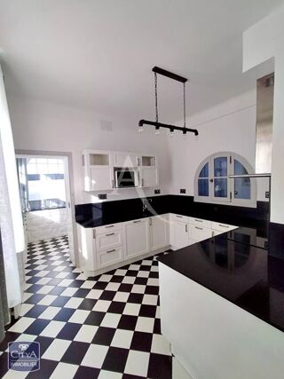  Maison � vendre 6 pi�ces 220 m�