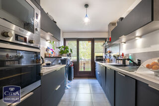 Appartement à vendre 3 pièces 77 m²