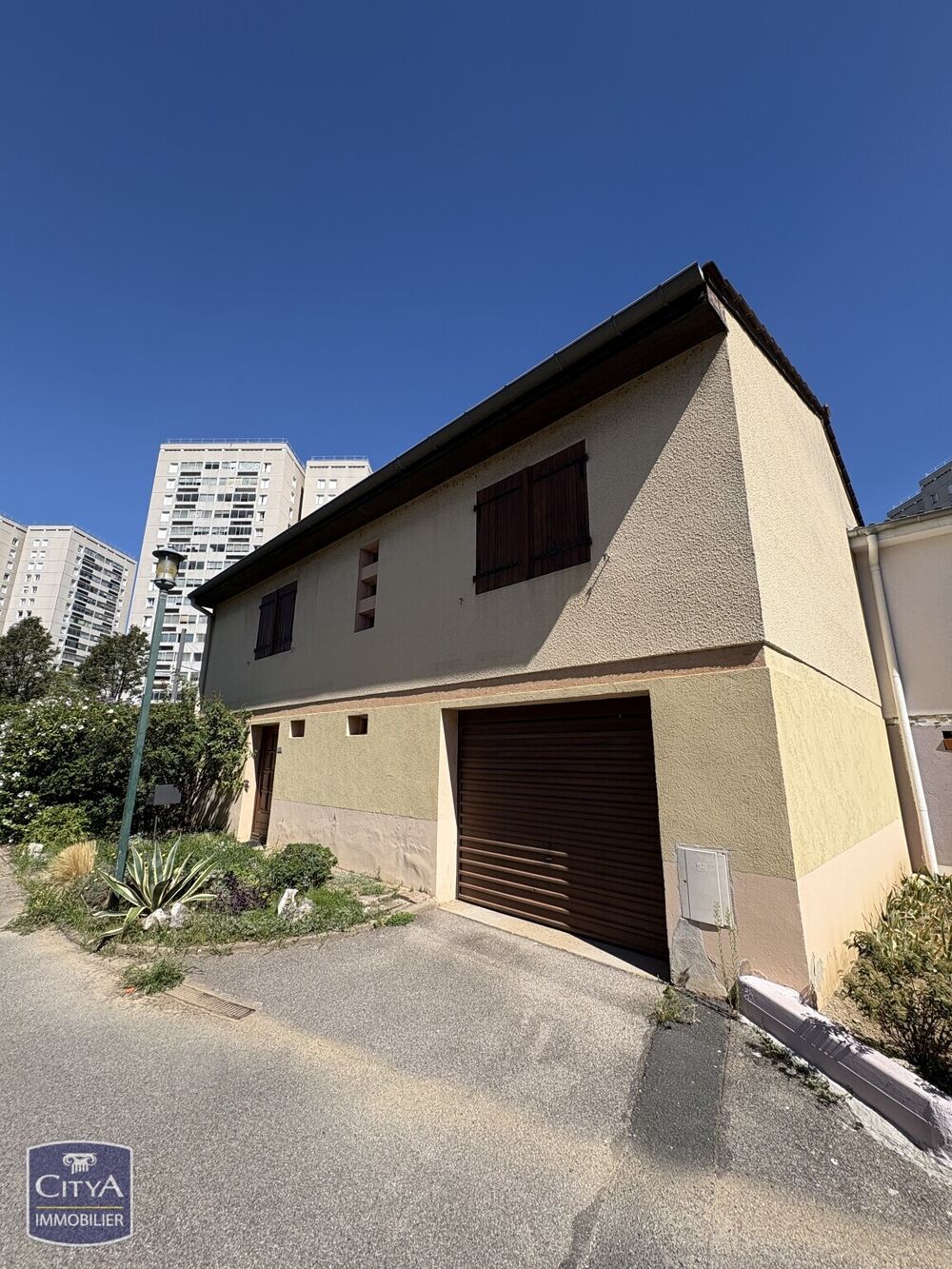 Maison 4 pièces 82 m² · à Vénissieux · 82 m² · 220 000 €
