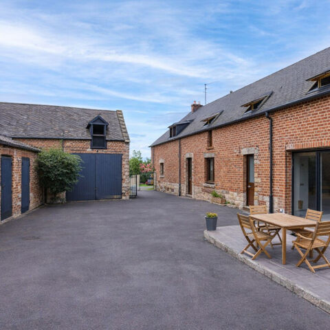   maison Maison - 10 pièce(s) - 278 m²