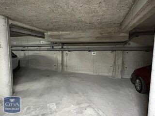  Parking / Garage à vendre 