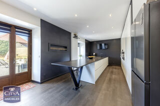  Maison à vendre 10 pièces 378 m²