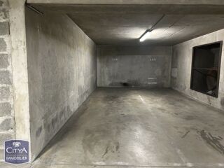  Parking / Garage à vendre 