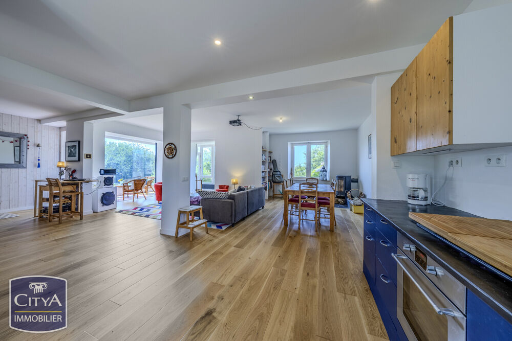 Maison 10 pièces 211 m² · à Lampaul-Plouarzel · 211 m² · 396 400 €