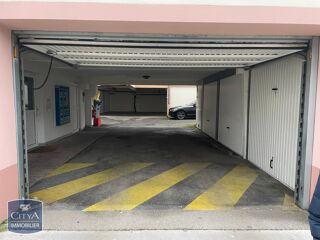  Parking / Garage à vendre 