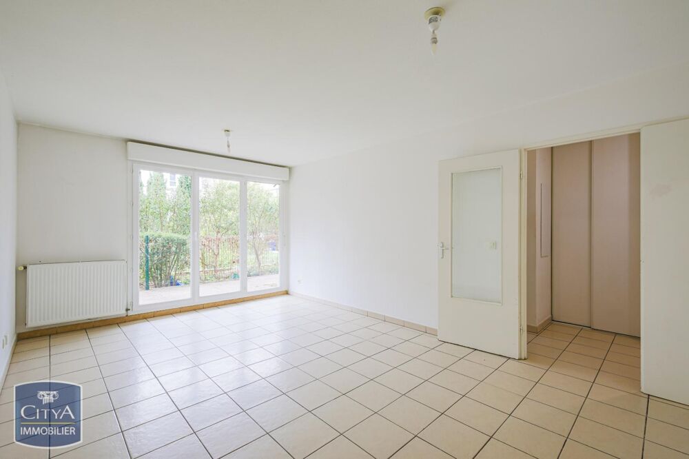 Appartement 3 pièces 64 m² · à Grenoble · 64 m² · 100 000 €