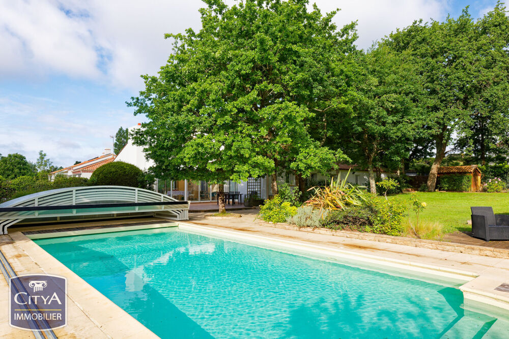 Maison 8 pièces 182 m² · à Pornic · 182 m² · 677 000 €